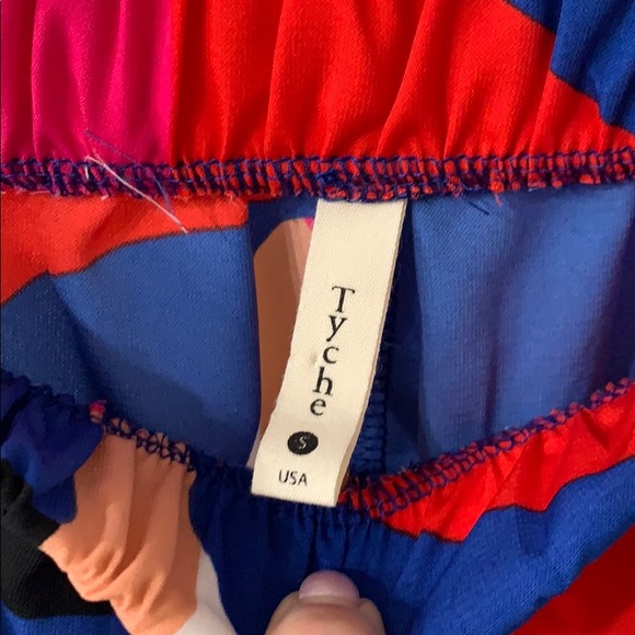 Shorts - Picture 3 of 3